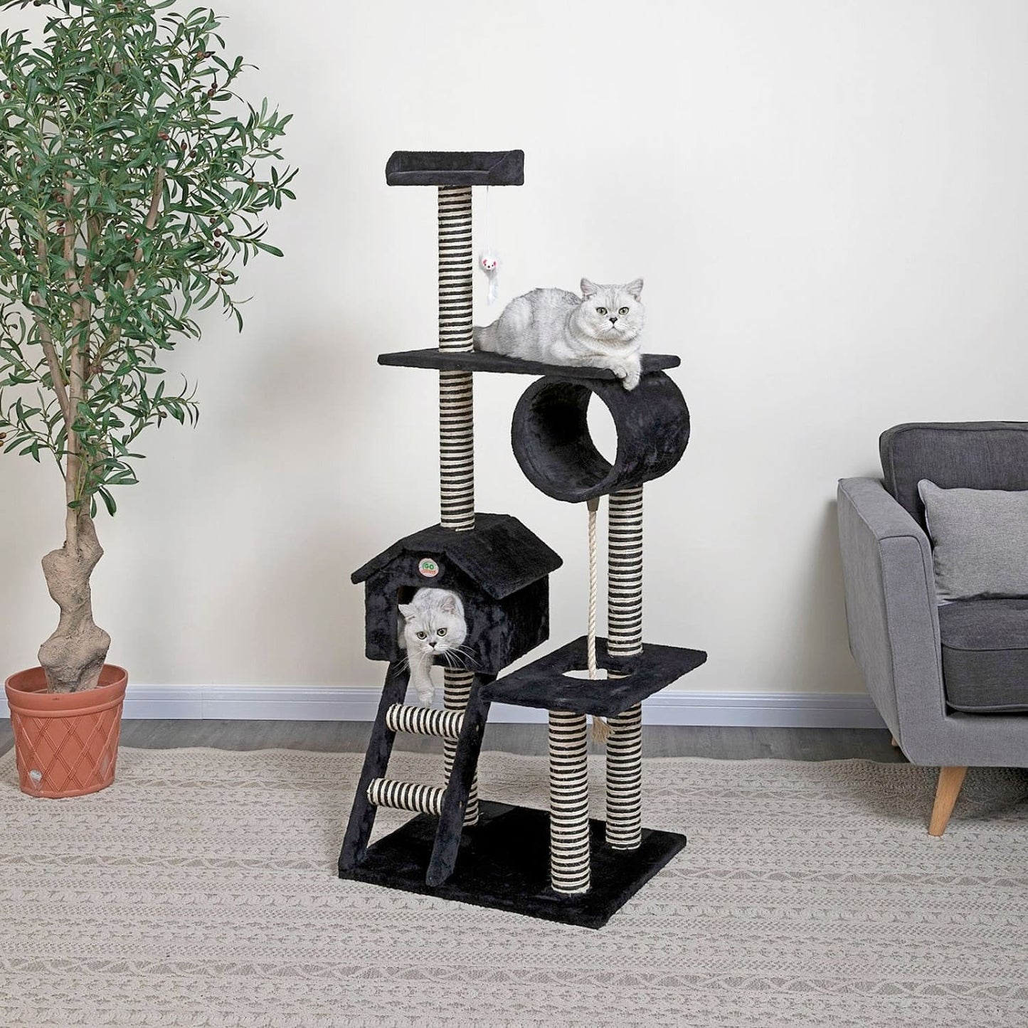 هل تبحث عن منزل قطط أسود من Go Pet Club 60؟ مع أعمدة مغطاة بسيزال
 الأبعاد الكلية: 19.25 بوصة طول × 26 بوصة عرض × 60 بوصة ارتفاع